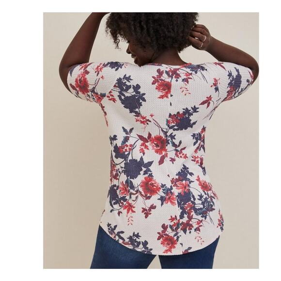 Torrid Hilo Floral Waffle Knit Tee Womens 1X Favorite V-Neck Tunic Top - Picture 5 of 10
